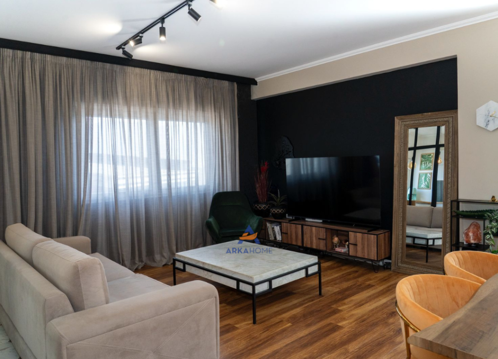 SHITET APARTAMENT 2+1+BALLKON TE LIQENI ARTIFICIAL.