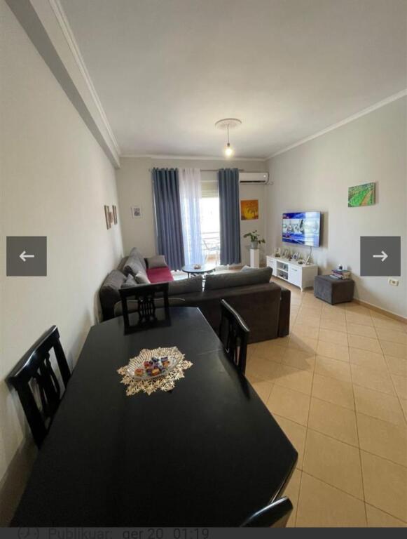 Shitet apartament 2+1+2 tek Vila L, astir