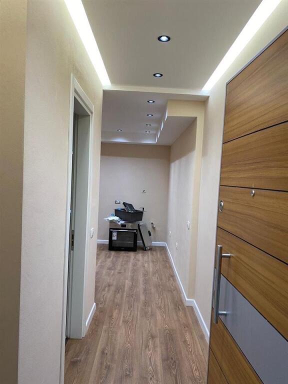 OFFICE FOR RENT 75 M2 DURRES STREET