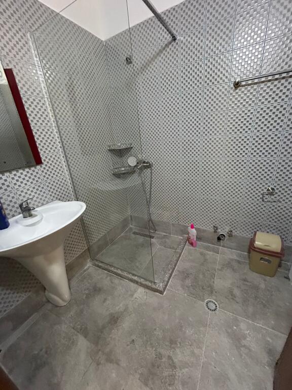 Per qera apartament 2+1 ne Astir