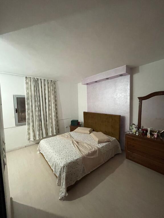 Jepet Me Qera Apartament 2+1+1 me Ballkon