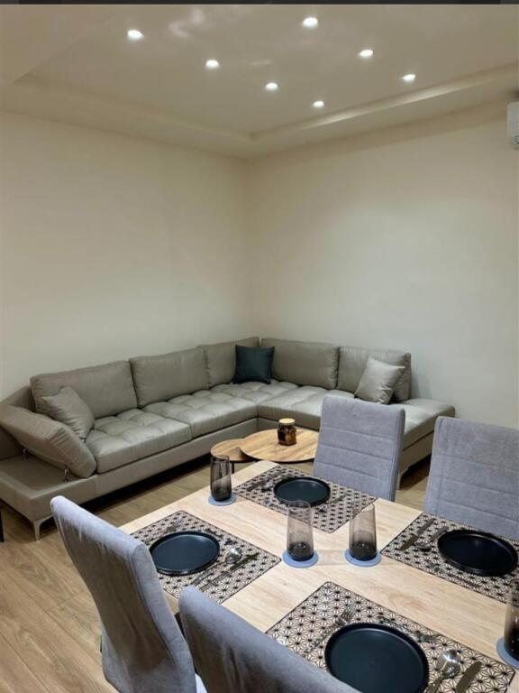 In Affitto - Appartamento 2+1 | Viale Zhan D'Ark