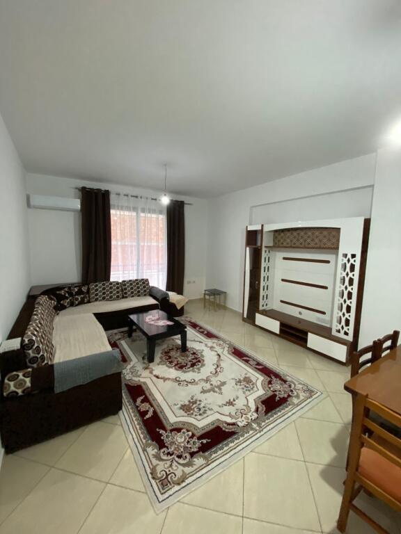 Apartament me qera