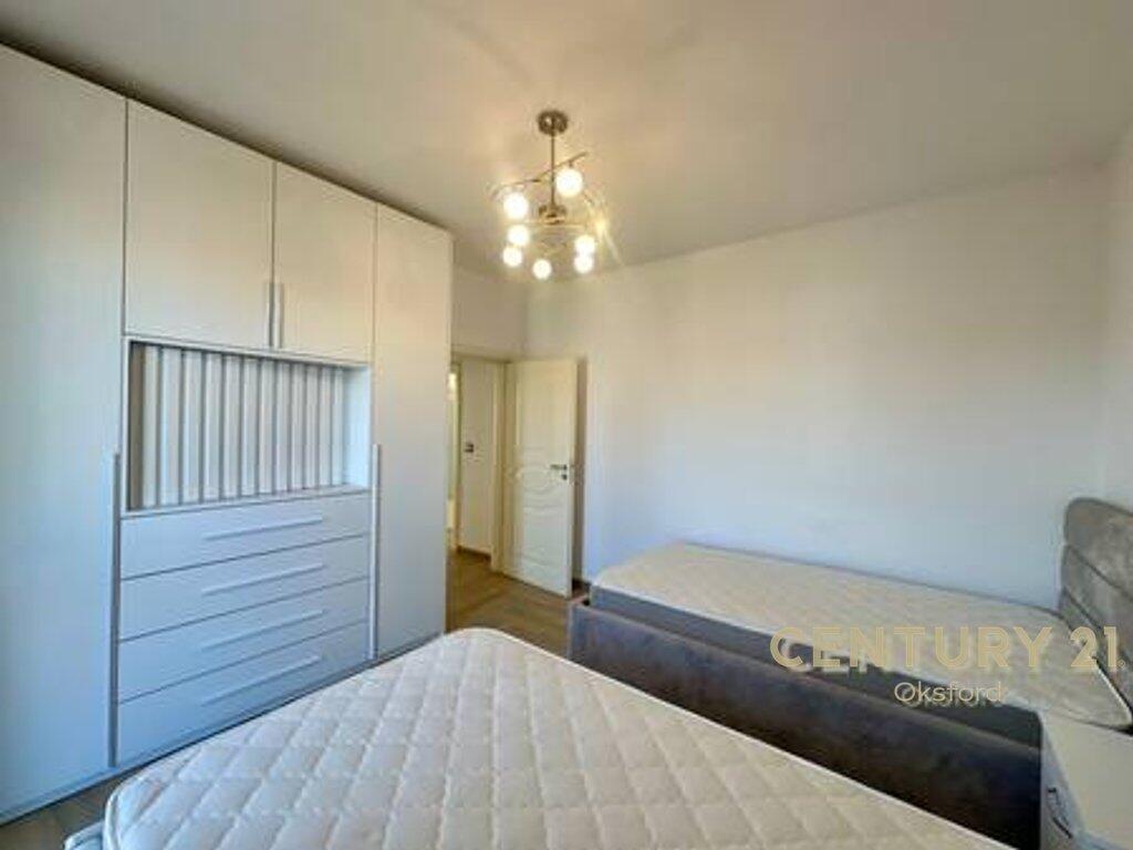Japim me qira apartament 2+1 tek Mozaiku i Tiranes!      OKS117525