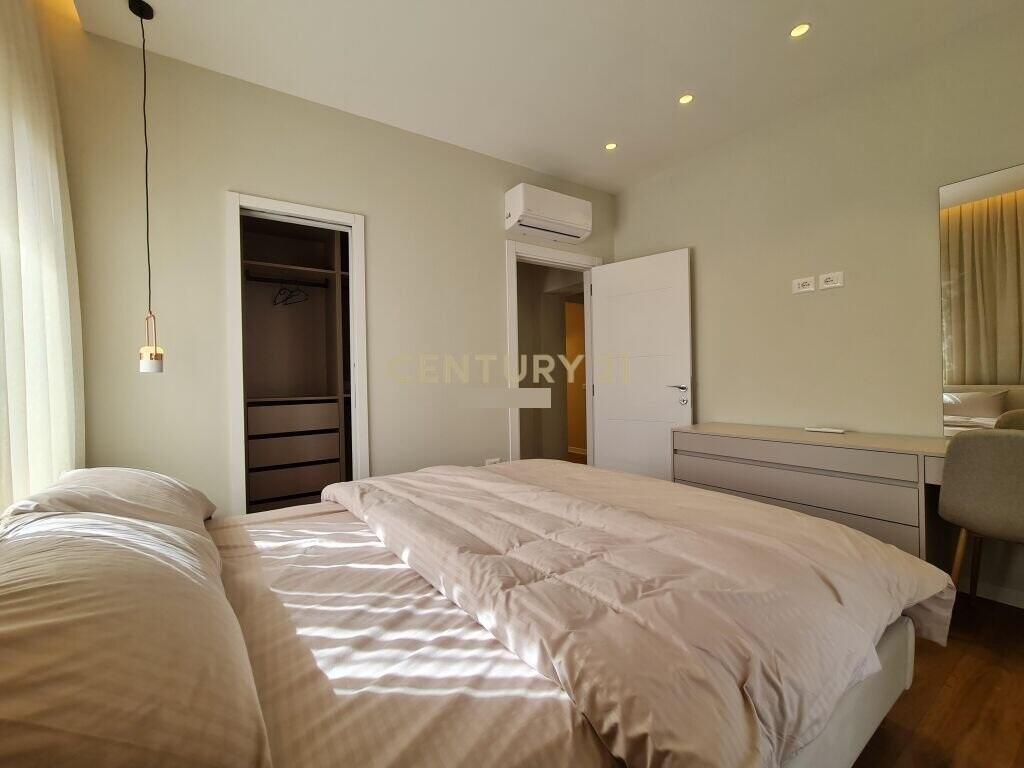 Shesim Apartament 2+1 dhe Garsoniere tek Kryqezimi 21 Dhjetorit