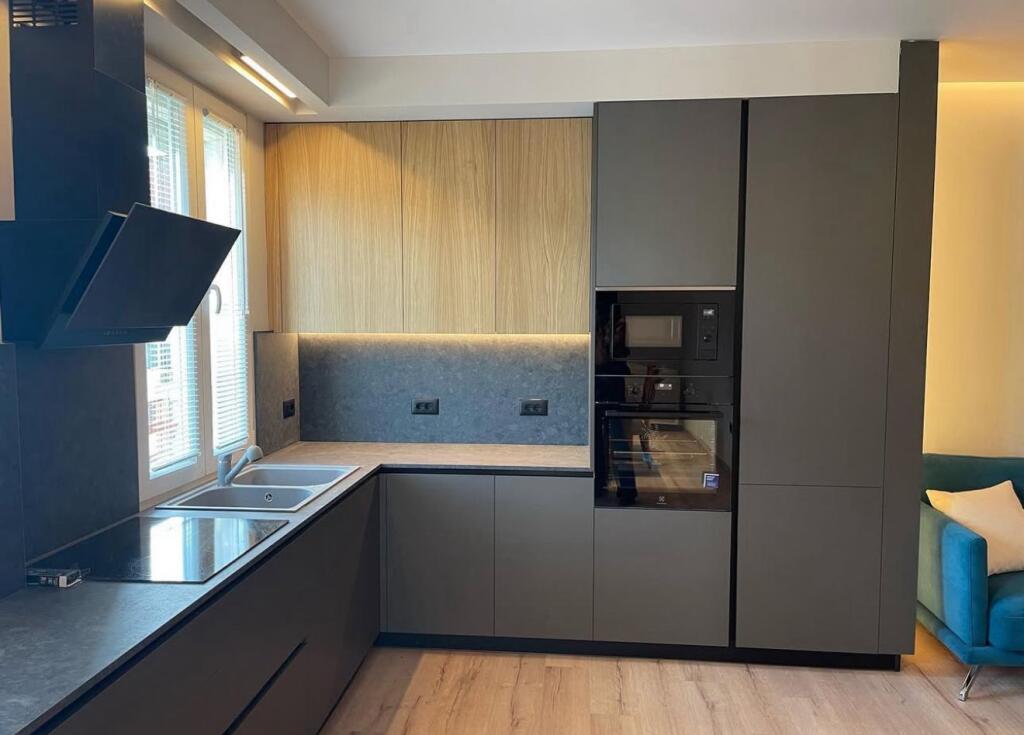 For Rent Apartment 2+1 + 2 Parking Spaces at the Underpass of the Paris Commune!