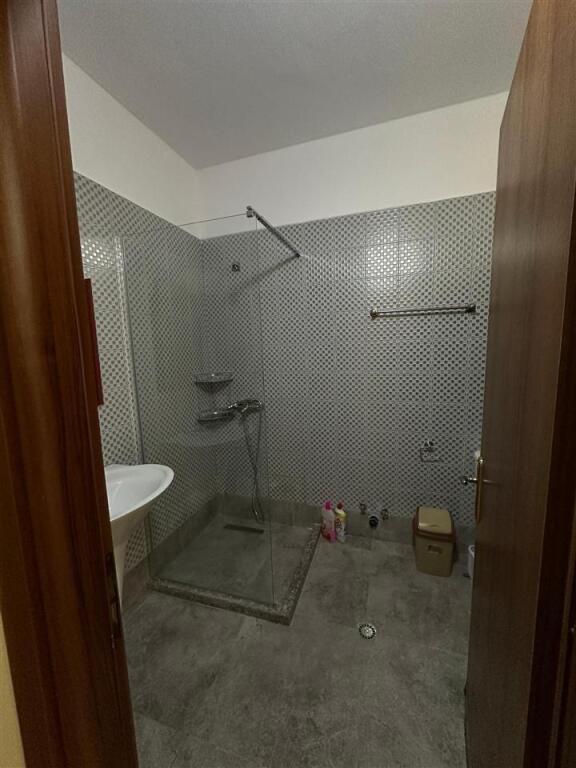 APARTAMENT 2+1+2 Prane Rruges Astir