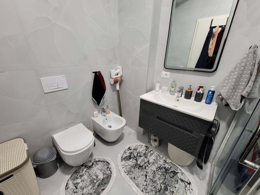 Shitet, Apartament 2+1+2 "Ali Demi" - Tiranë.