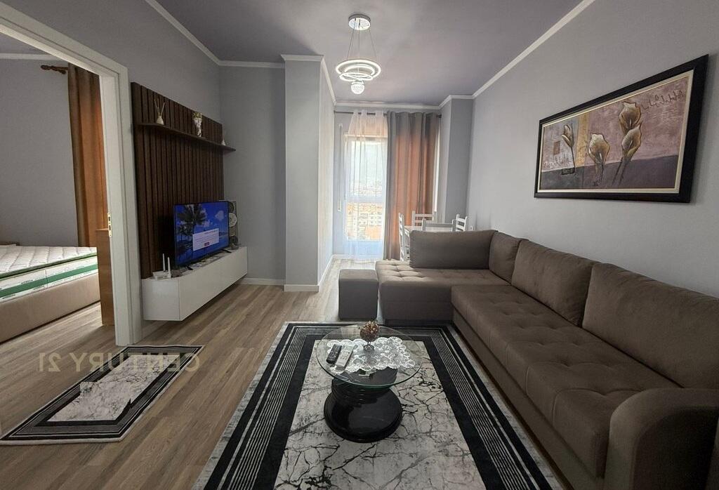 Appartamento 1+1 in Affitto in Via 5 Maji, Tirana