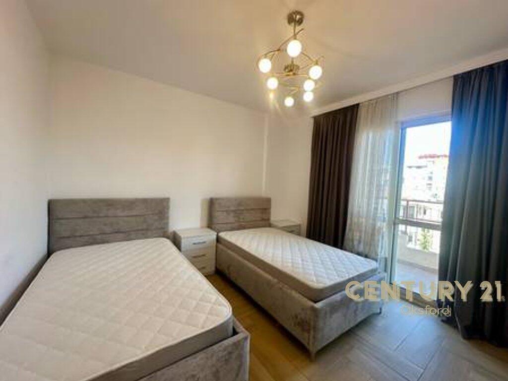 Japim me qira apartament 2+1 tek Mozaiku i Tiranes!      OKS117525