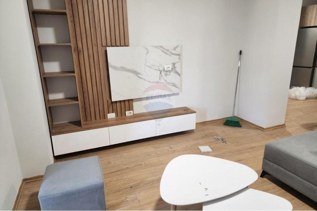 Apartament 2+1+2 me qira Zogu i Zi Logosi