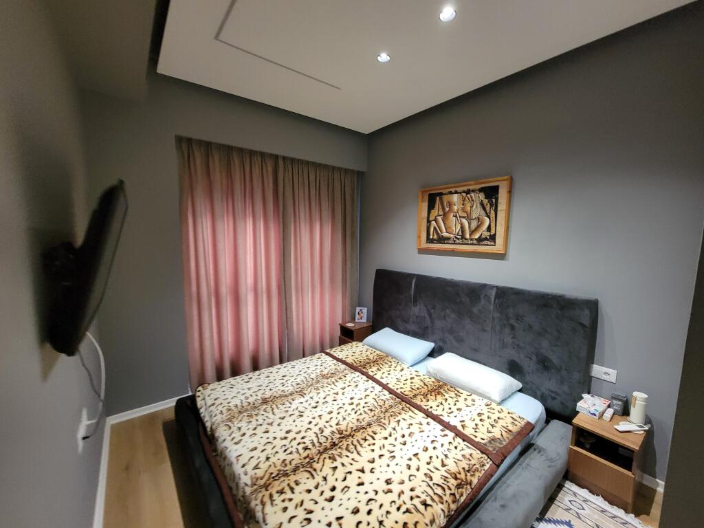 Shitet, Apartament 2+1+2 "Ali Demi" - Tiranë.