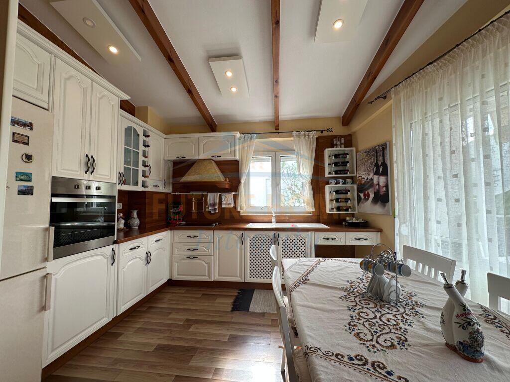 For sale, Apartment 2+1, Lalëzi Bay.