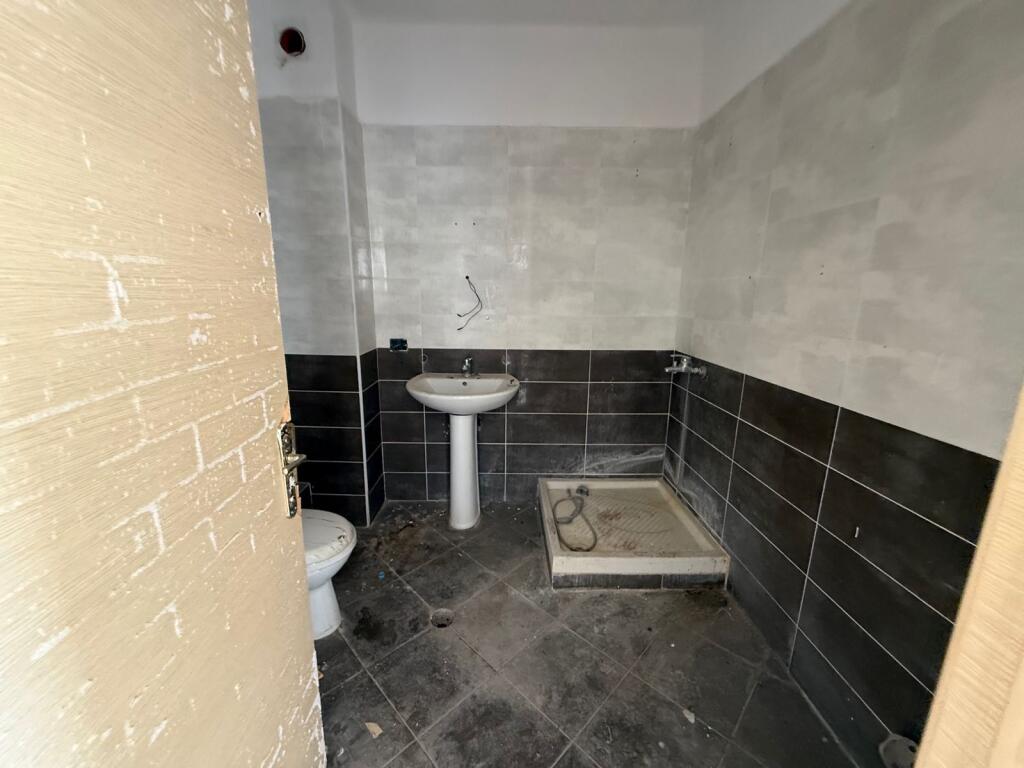 SHITET APARTAMENT 2+1+VERANDE ASTIR