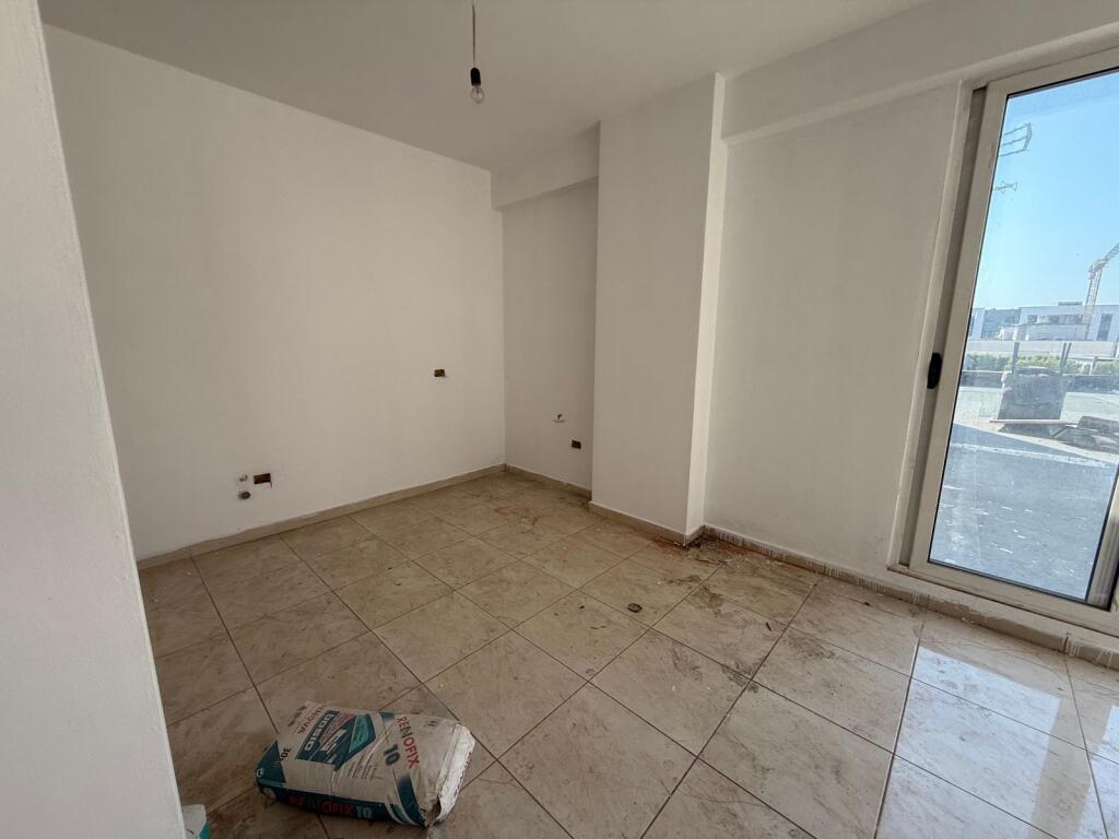 SHITET APARTAMENT 2+1+VERANDE ASTIR