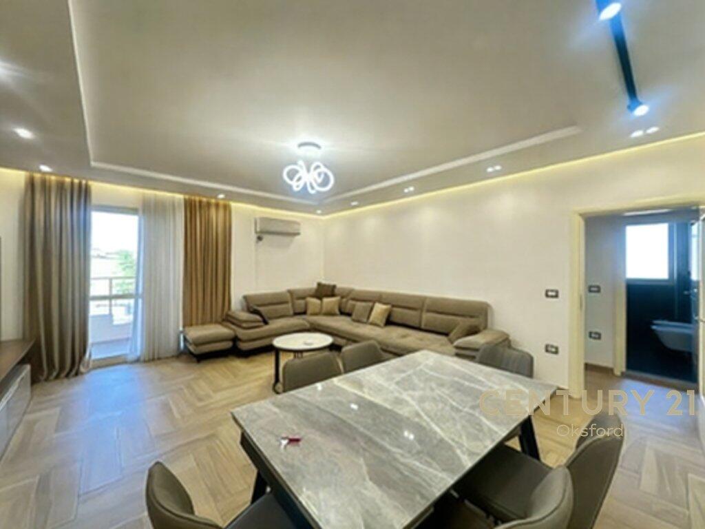 Japim me qira apartament 2+1 tek Mozaiku i Tiranes!      OKS117525