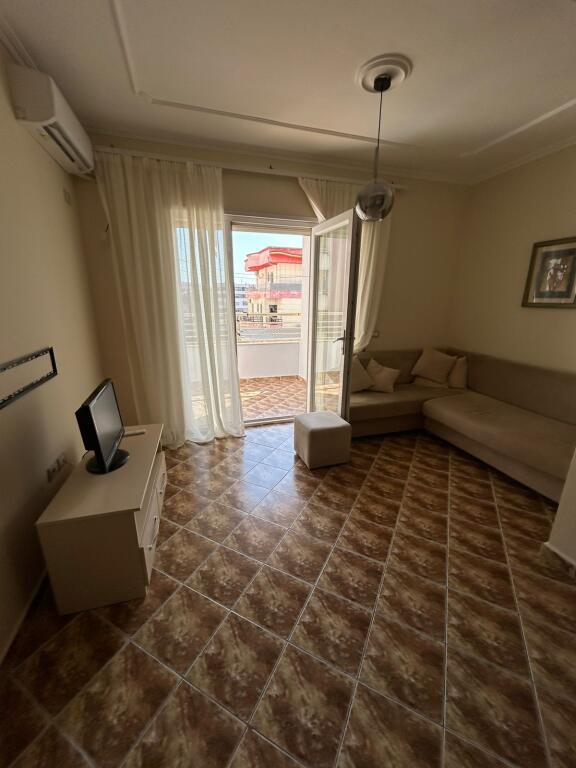 Per qera apartament 2+1 ne Astir