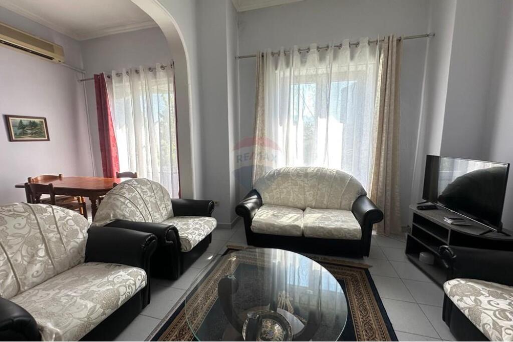 Apartament 2+1 për qira në Shallvaret