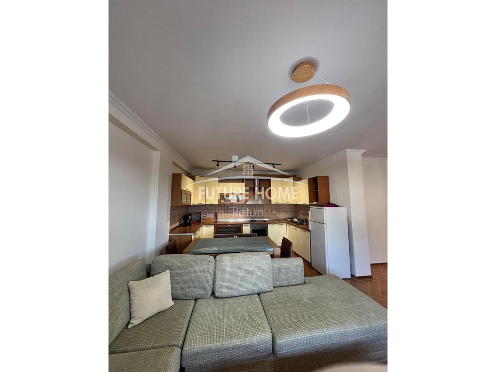 Shitet Apartament 2+1, Kinostudio