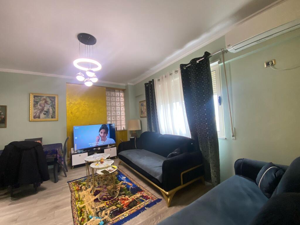 Rruga Kavajës Shitet Apartament 2+1