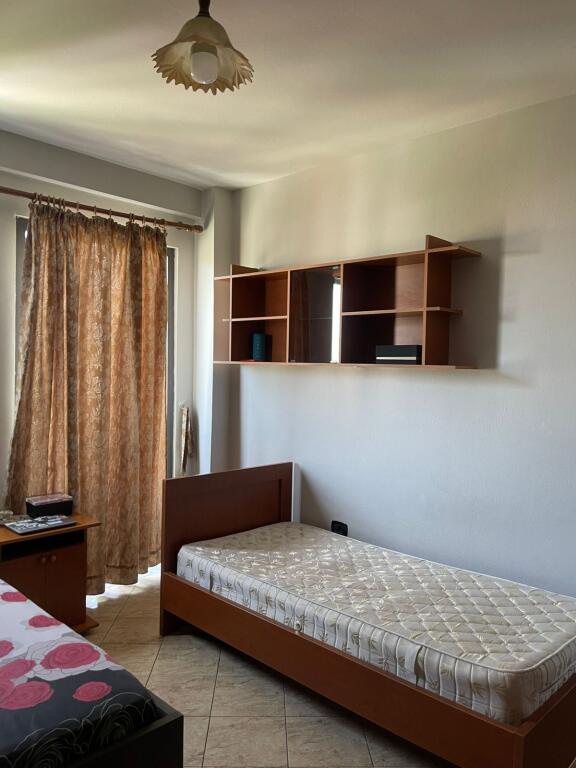 GARSIONERE. ISH TREGU ELEKTRIK. PALLATI GRAND.