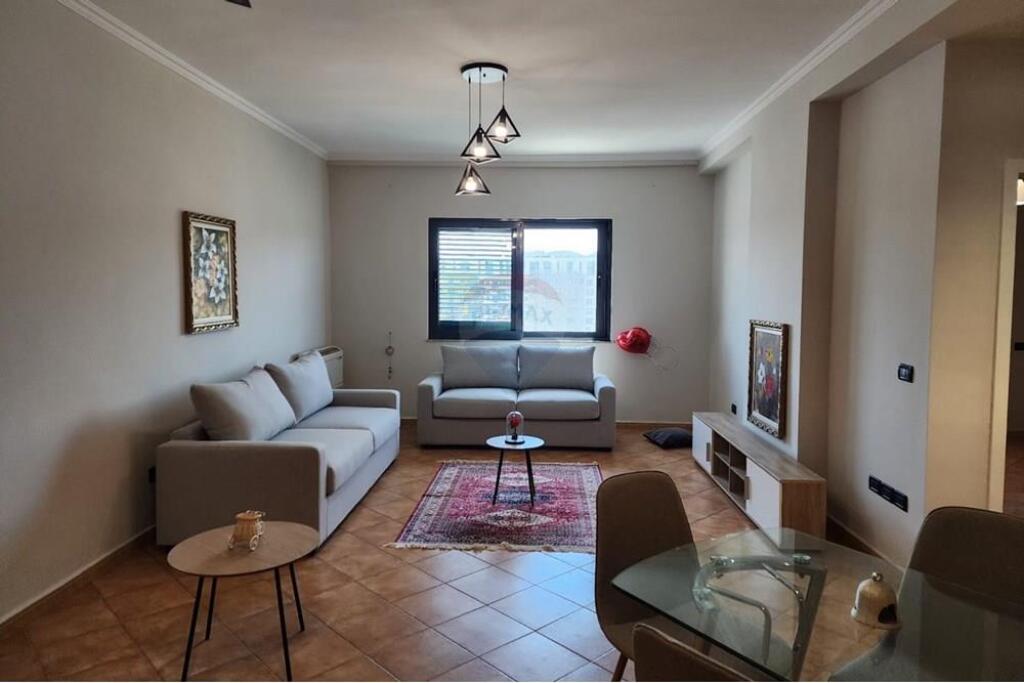 !Apartament 2+1 për Qira te Rruga e Kavajës!