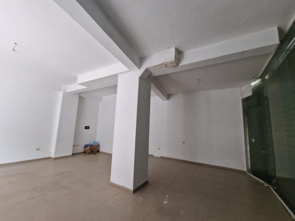 Spazio commerciale in affitto