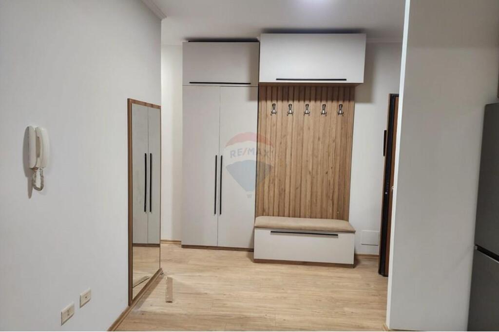 Apartament 2+1+2 me qira Zogu i Zi Logosi