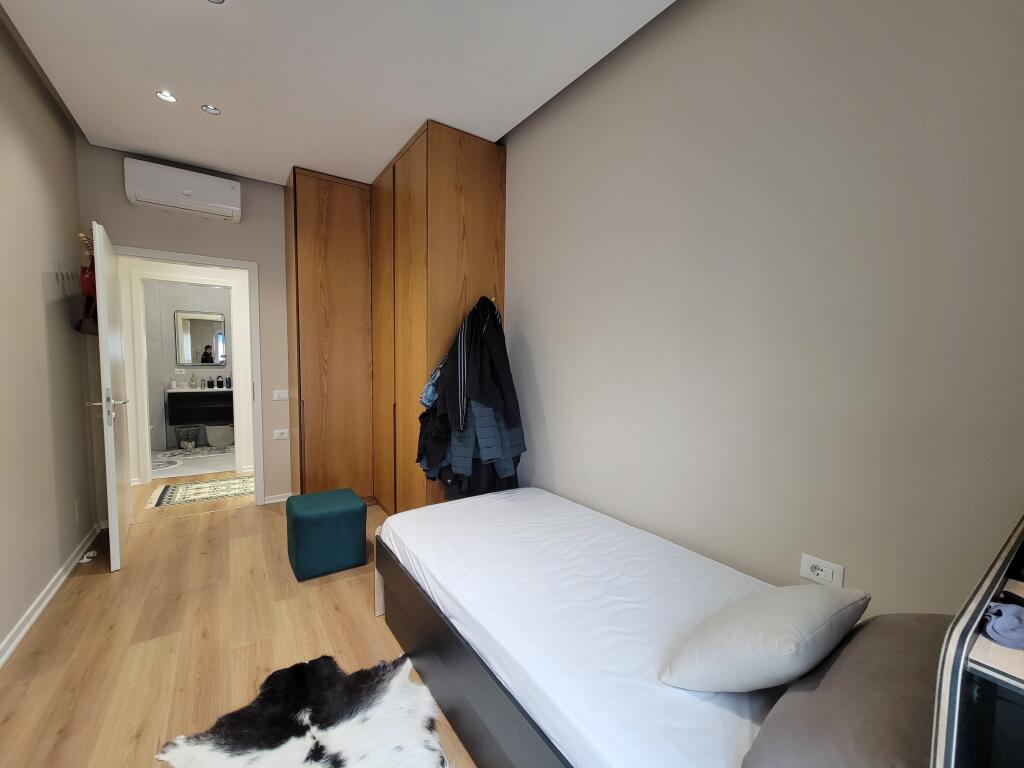 Shitet, Apartament 2+1+2 "Ali Demi" - Tiranë.