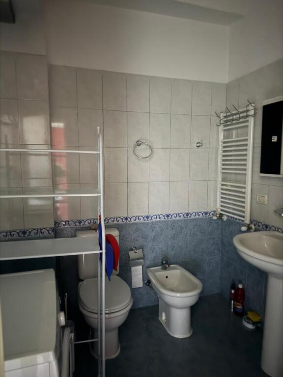 Jepet me Qira Apartament 1+1 te Stacioni i trenit