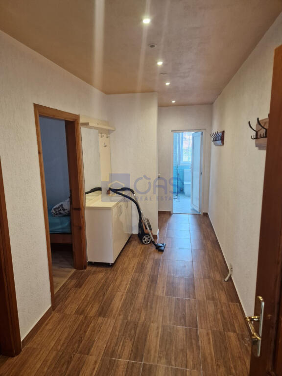 Apartament 2+1 për qira në 5 Maj.
