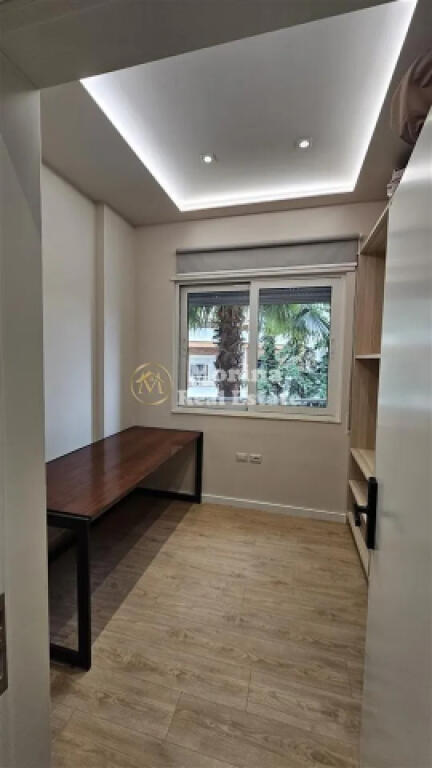 Shitet Apartament 3+1+2, Liqeni Artificial.