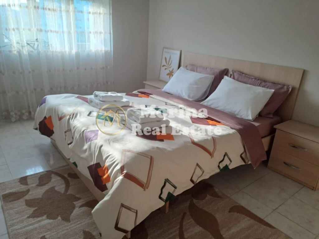 Qera, Apartament 2+1, "Komuna e Parisit"