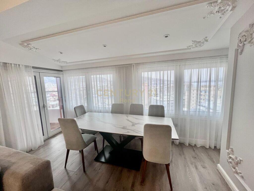 For sale Apartment 2+1+2 in Saranda – Magical View of the Sea!