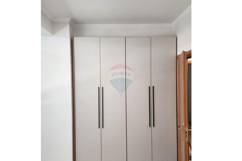 Apartament 2+1+2 me qira Zogu i Zi Logosi