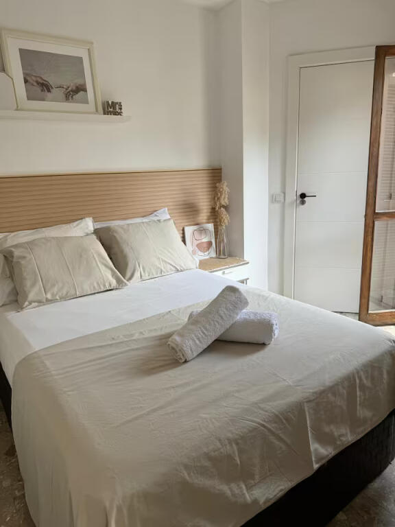 Apartament me qera 2+1 tek Bulevardi Bajram Curri (ID B221324) Tirane.