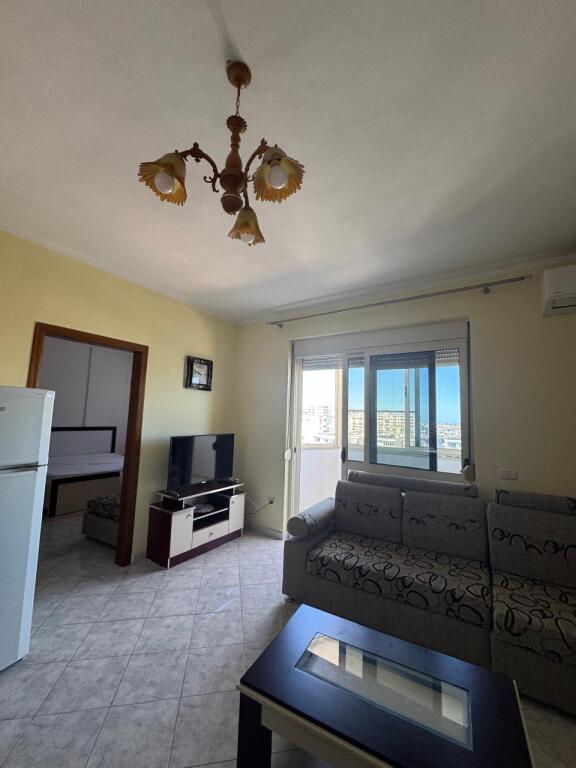 Jepet me Qira Apartament 1+1 te Stacioni i trenit