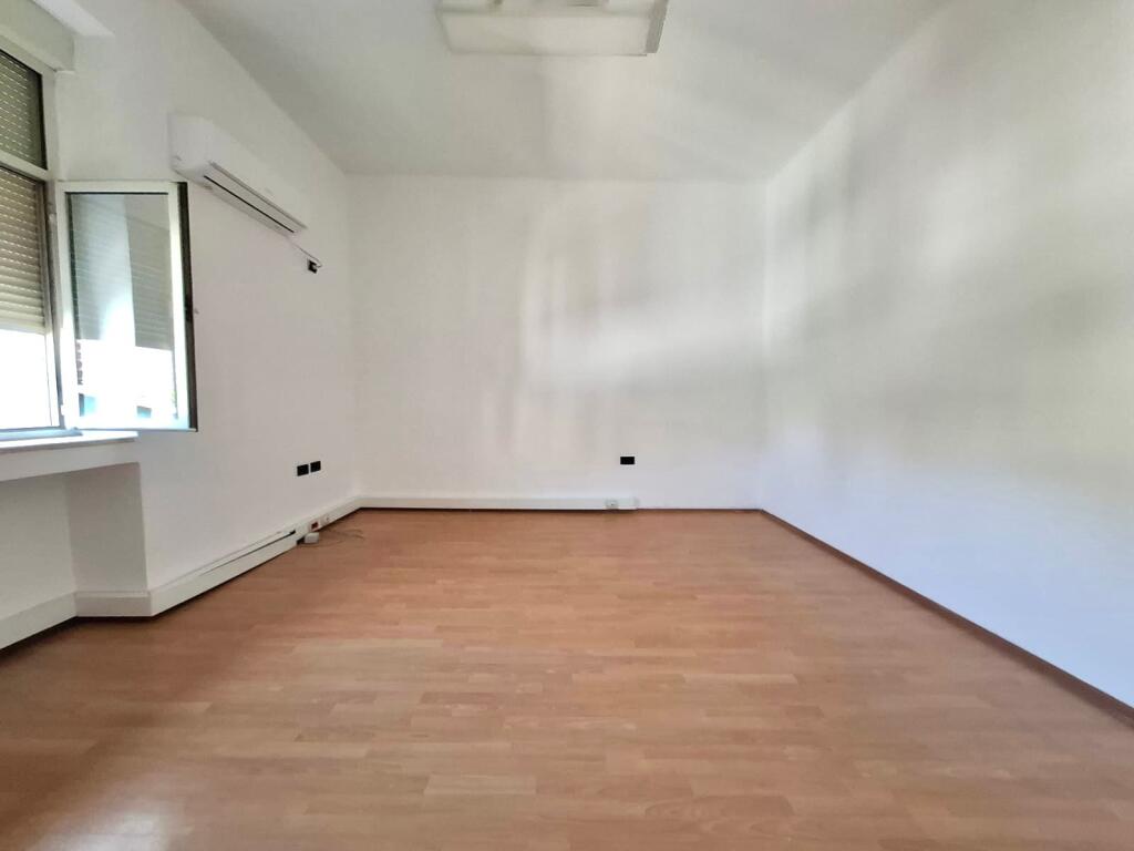 For Rent: Office (280m2) 📍Blloku / Twin Towers | 5 Work Rooms + Kitchen & 3wc