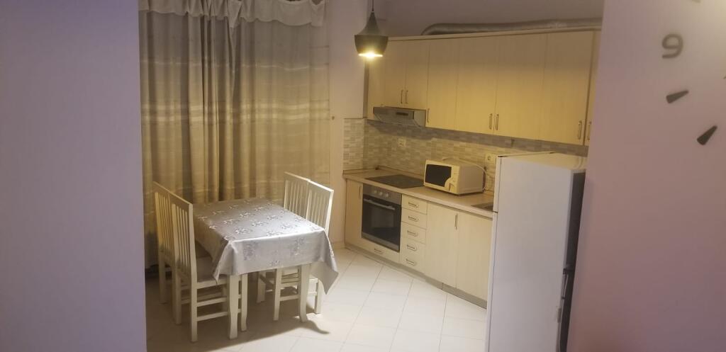 In Affitto Appartamento 1+1+1 Balcone