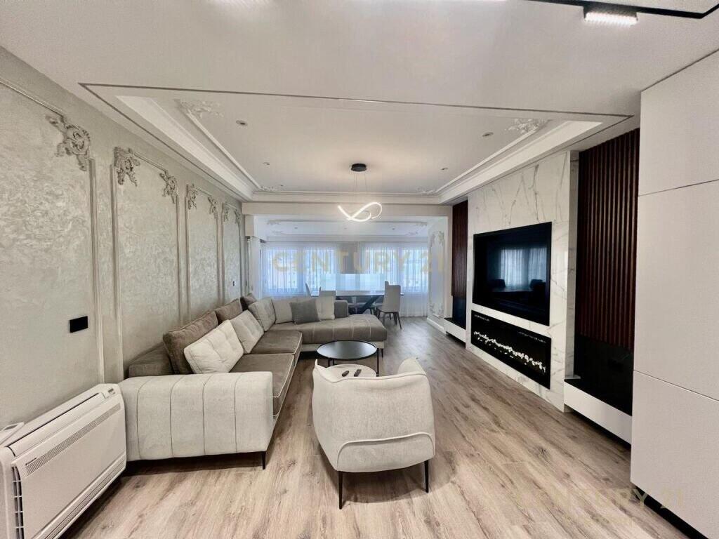 For sale apartment 2+1+2 in Saranda with a fantastic sea view!