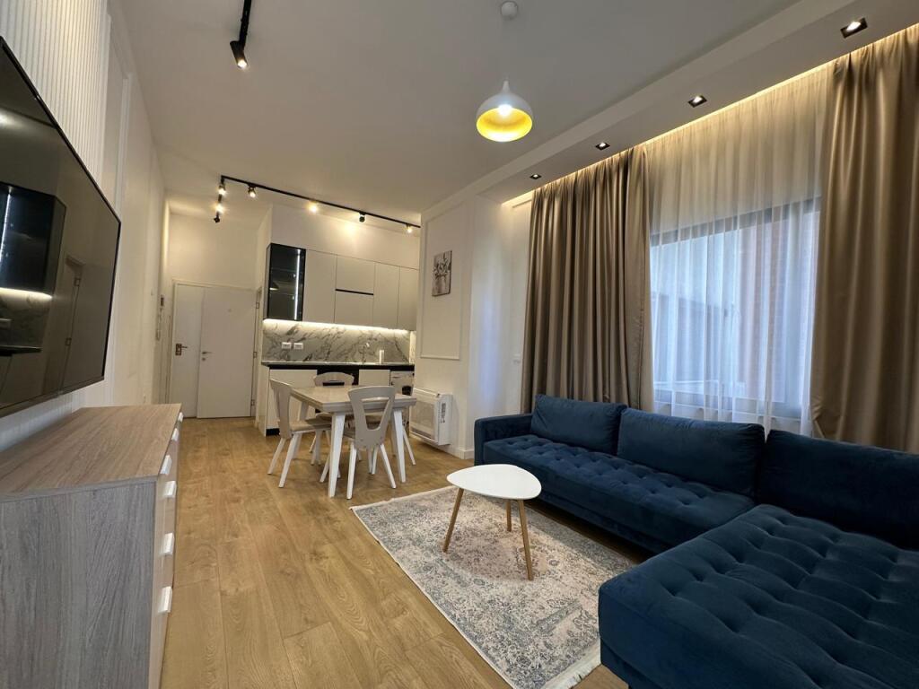Rent Apartment 1+1 Near the intersection of the Paris Commune