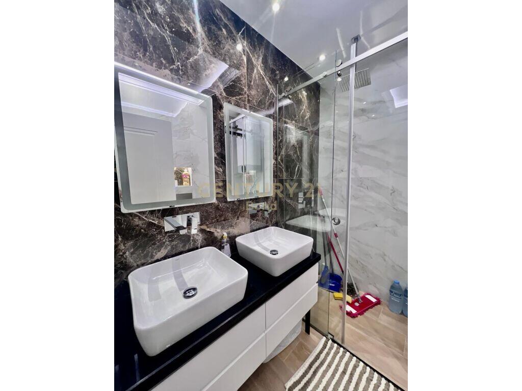 For sale Apartment 2+1+2 in Saranda – Magical View of the Sea!