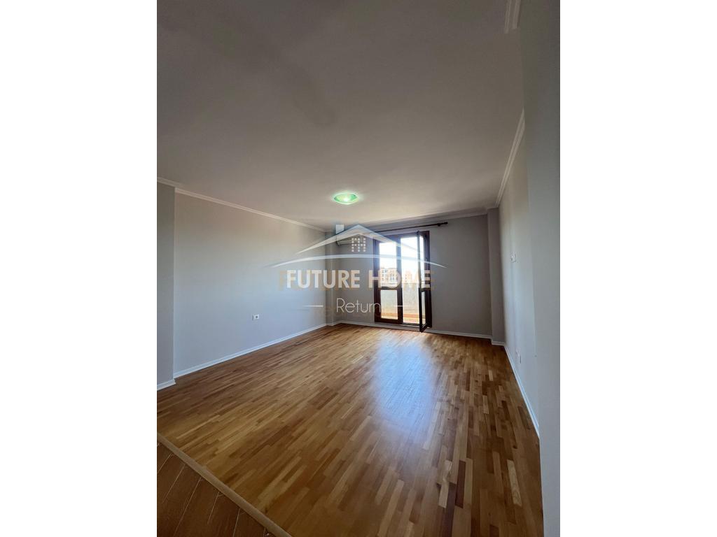 Shitet apartament 2+1, Kinostudio, Tirane