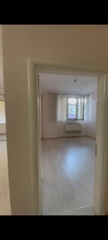 Apartment 1+1 for rent at Komuna e Parisit near Kristali.
