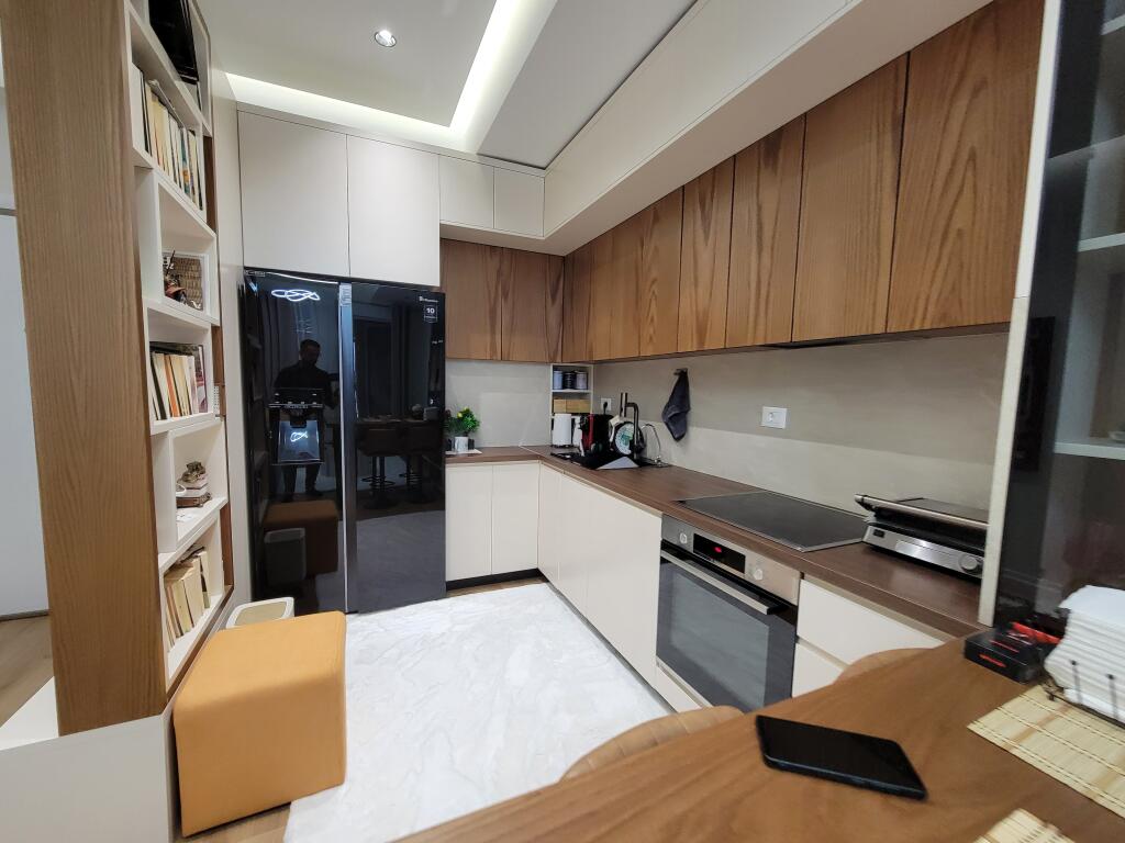 Shitet, Apartament 2+1+2 "Ali Demi" - Tiranë.