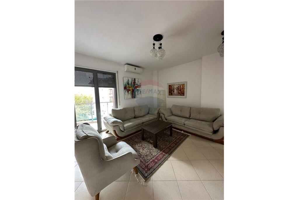 -APARTAMENT 2+1 PER QERA TEK RRUGA KOSOVARVE-