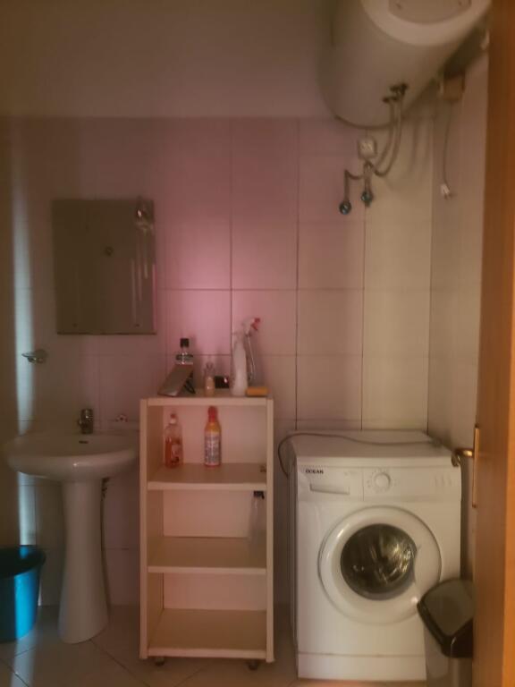 Apartament 2+1 me qera prane Alfa Bank