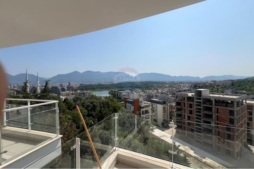Apartament 2+1+2 për qira Kopshtit Botanik
