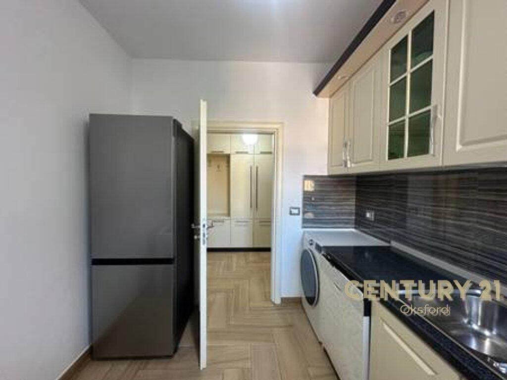 Japim me qira apartament 2+1 tek Mozaiku i Tiranes!      OKS117525