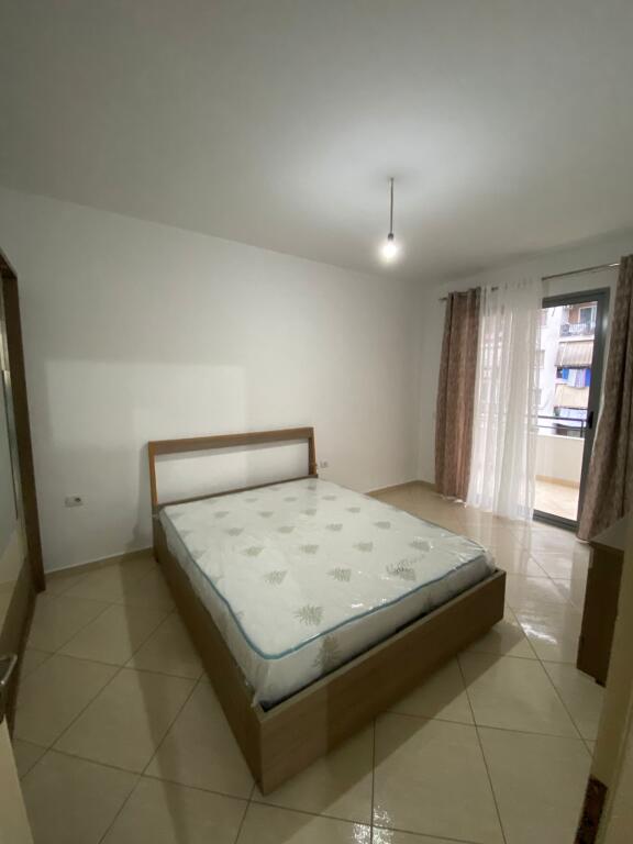 Apartament me qera